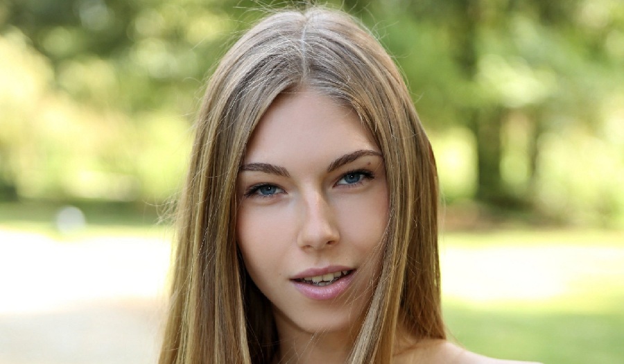 Anjelica Ebbi